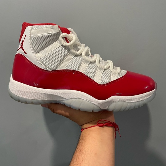 Retro Jordan 11 cherry
